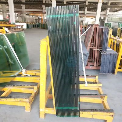 İnce Parlatılmış Kenar Özel Kesim Düşük Demir Şeffaf Temperli Güvenlik Camı Bina İçin