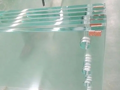 Cam panelinde delme delikleri